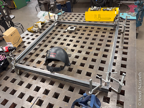 All four bars making up the inside frame have angle iron attached